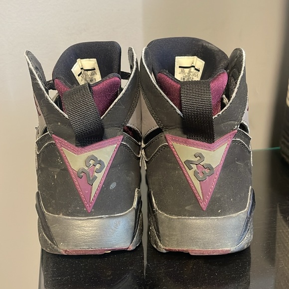 Bordeaux original 7’s Jordans - Picture 2 of 6